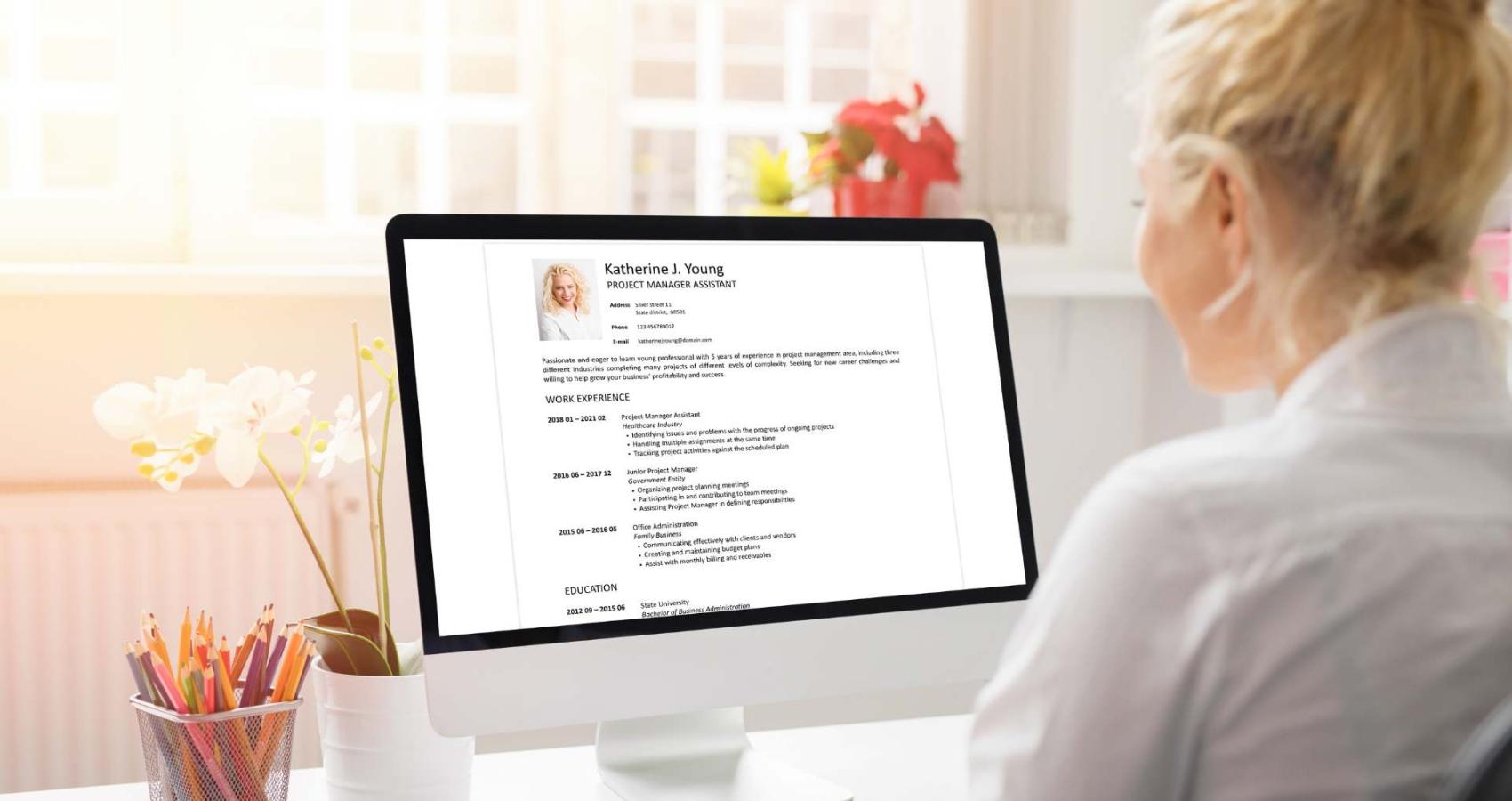 Educational psychologist working with a child