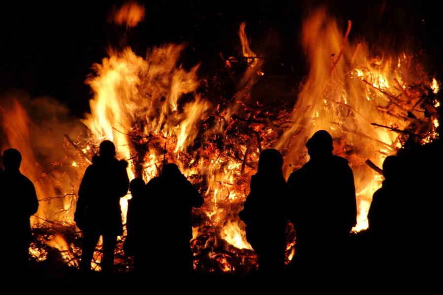 Bonfire 1 E64194675c464864b524ec30b605a710