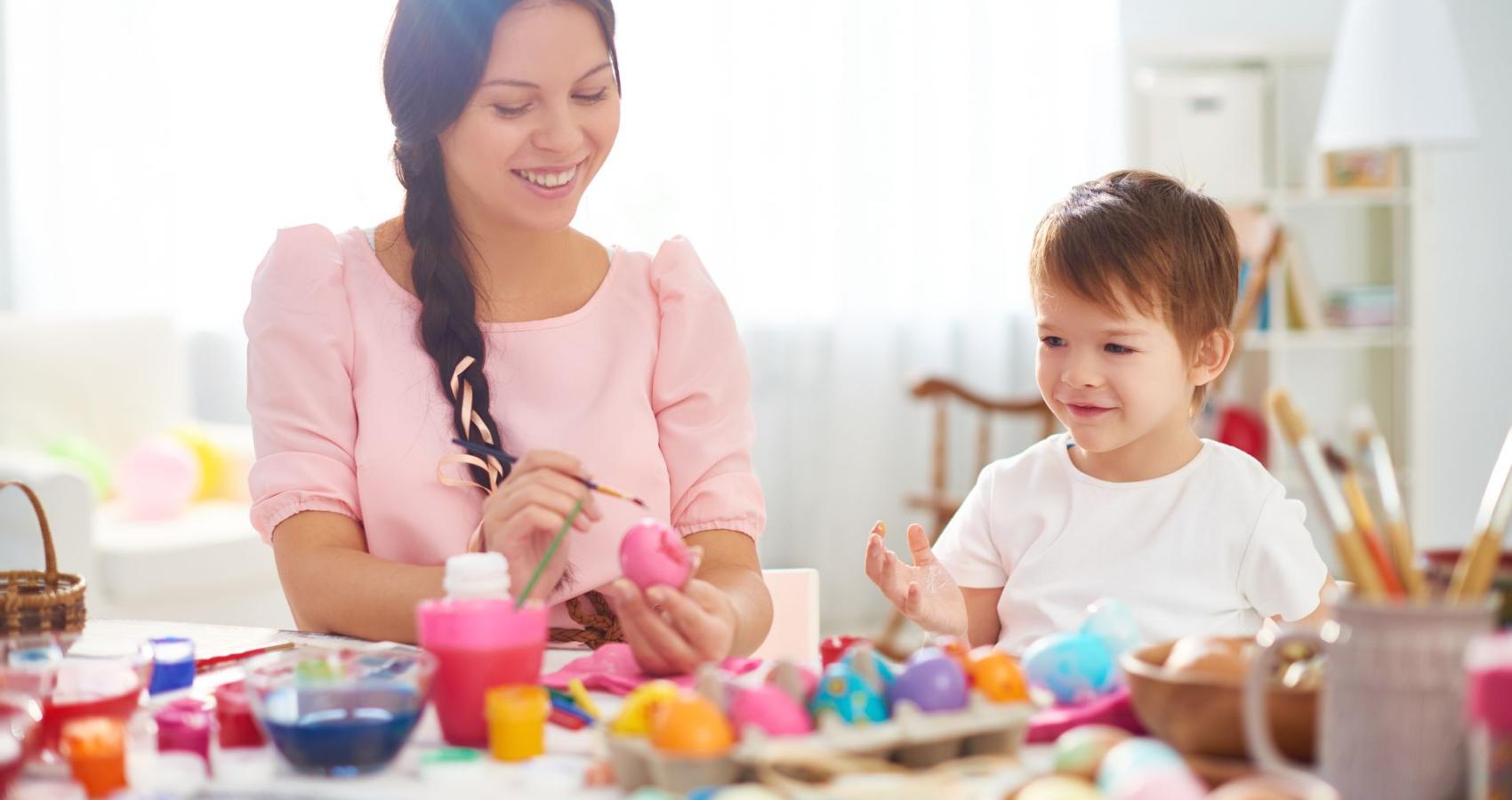 Educational psychologist working with a child