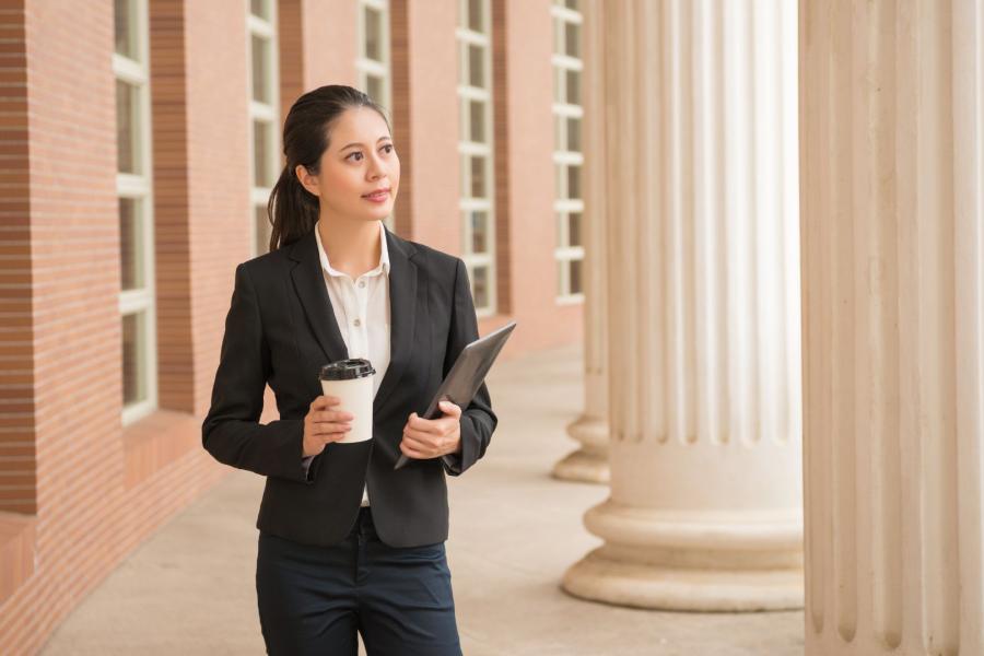 Female Lawyer 0ae9393ae1624a819c0378d7a15b7169